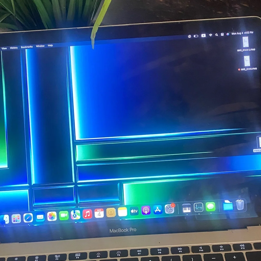Apple MacBook Pro - Silver with Black Keyboard